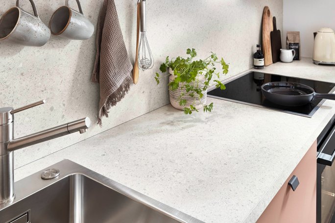 Laminatbordplade med nicheplade