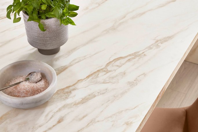 Laminatbordplade med marmor struktur