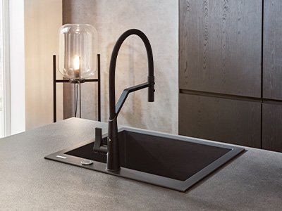 Flot sort køkkenvask fra Vordingborg Køkkenet