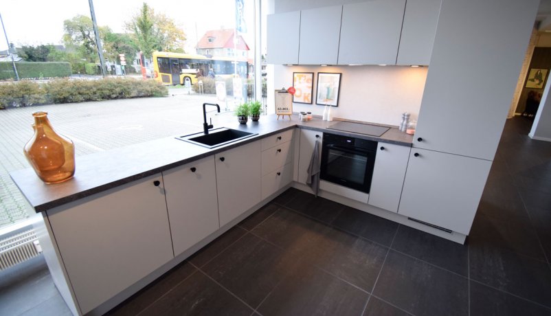 Lækkert udstillingskøkken til salg i Valby