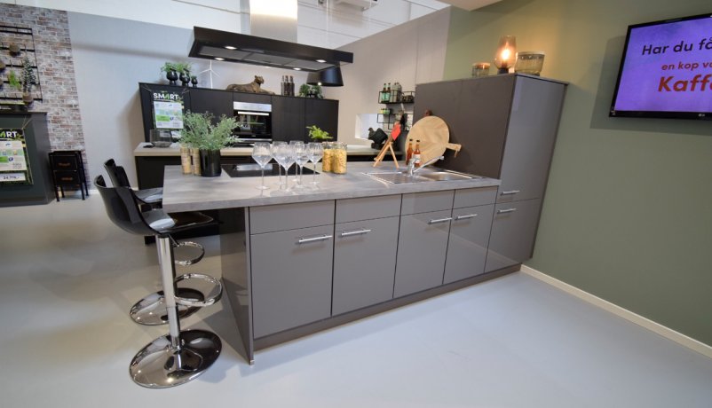 Lækkert udstillingskøkken til salg i Valby