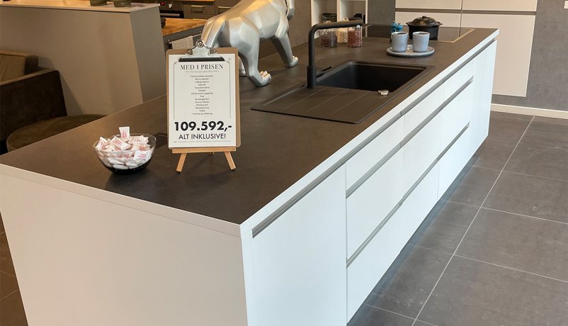 Lyngby – Touch, Alpine White