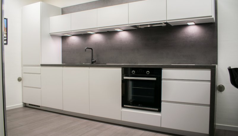 Hovedkontoret/ Showtrailer Inline, Alpine White