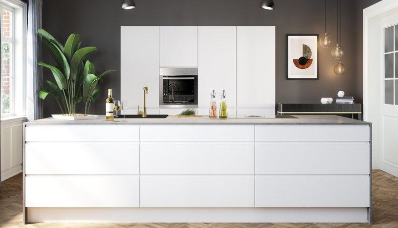 Grebsfrit hvidt køkken med kogeø