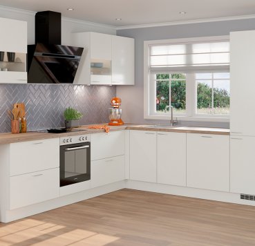 Lækkert, hvidt vinkelkøkken ALT inklusive
